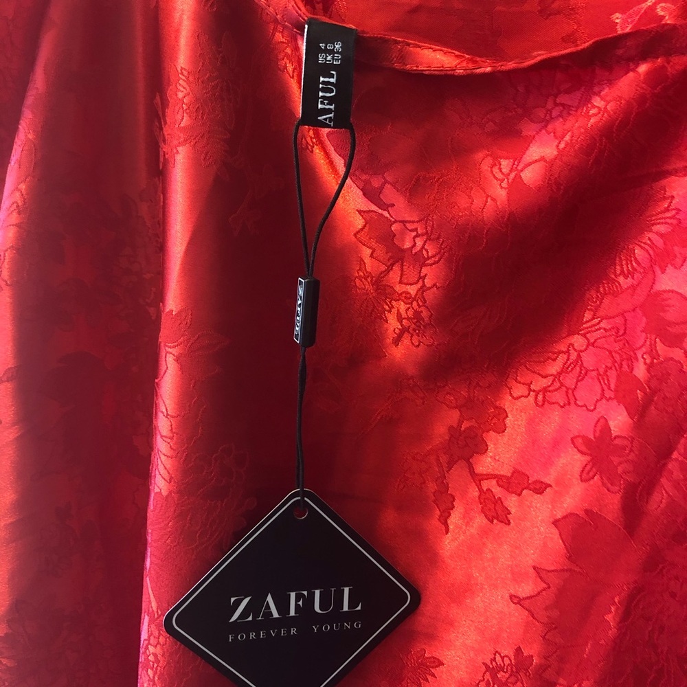 Red tie shoulder mini dress - Picture 7 of 9